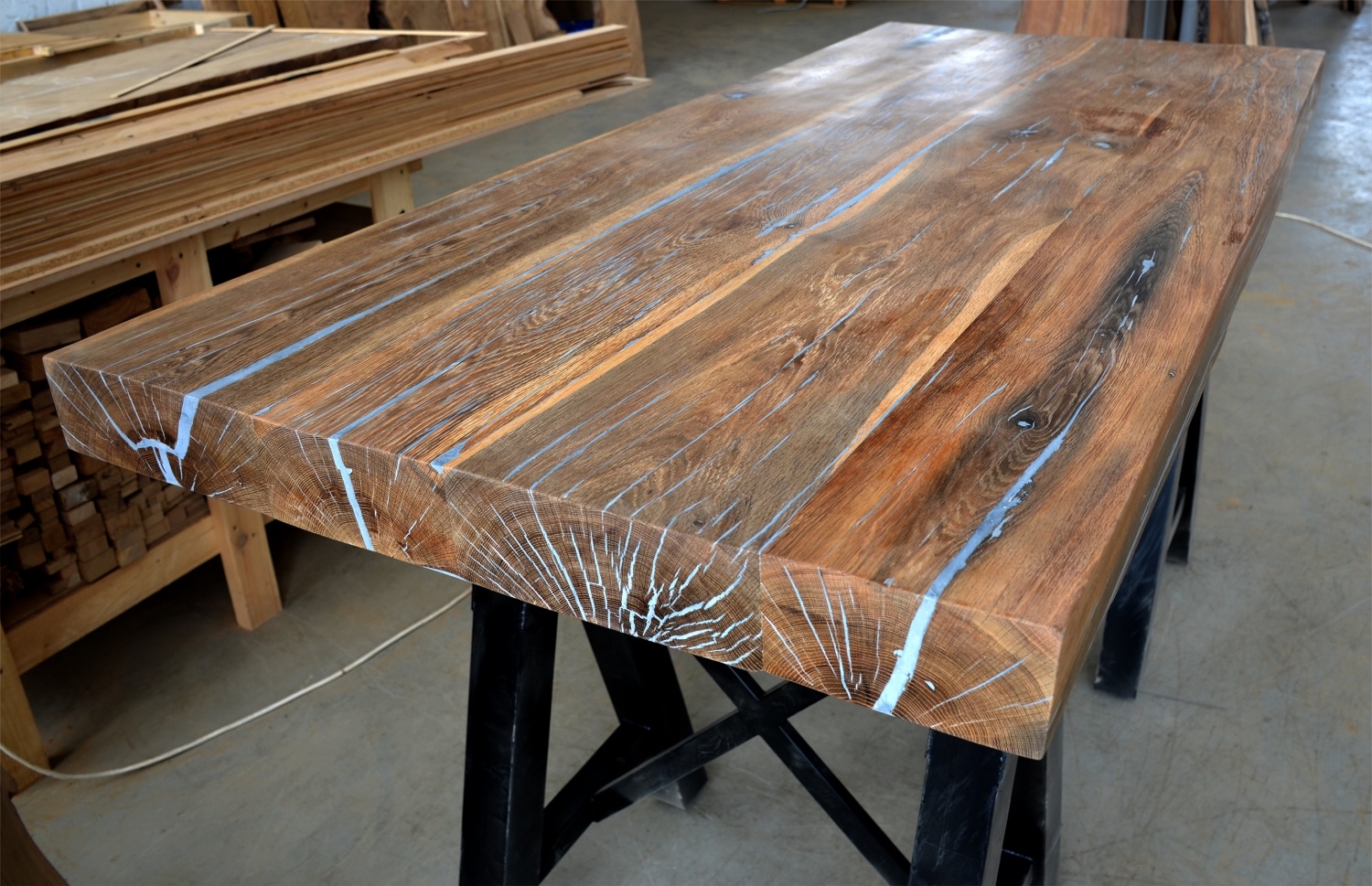 Деревянный стол алюминий